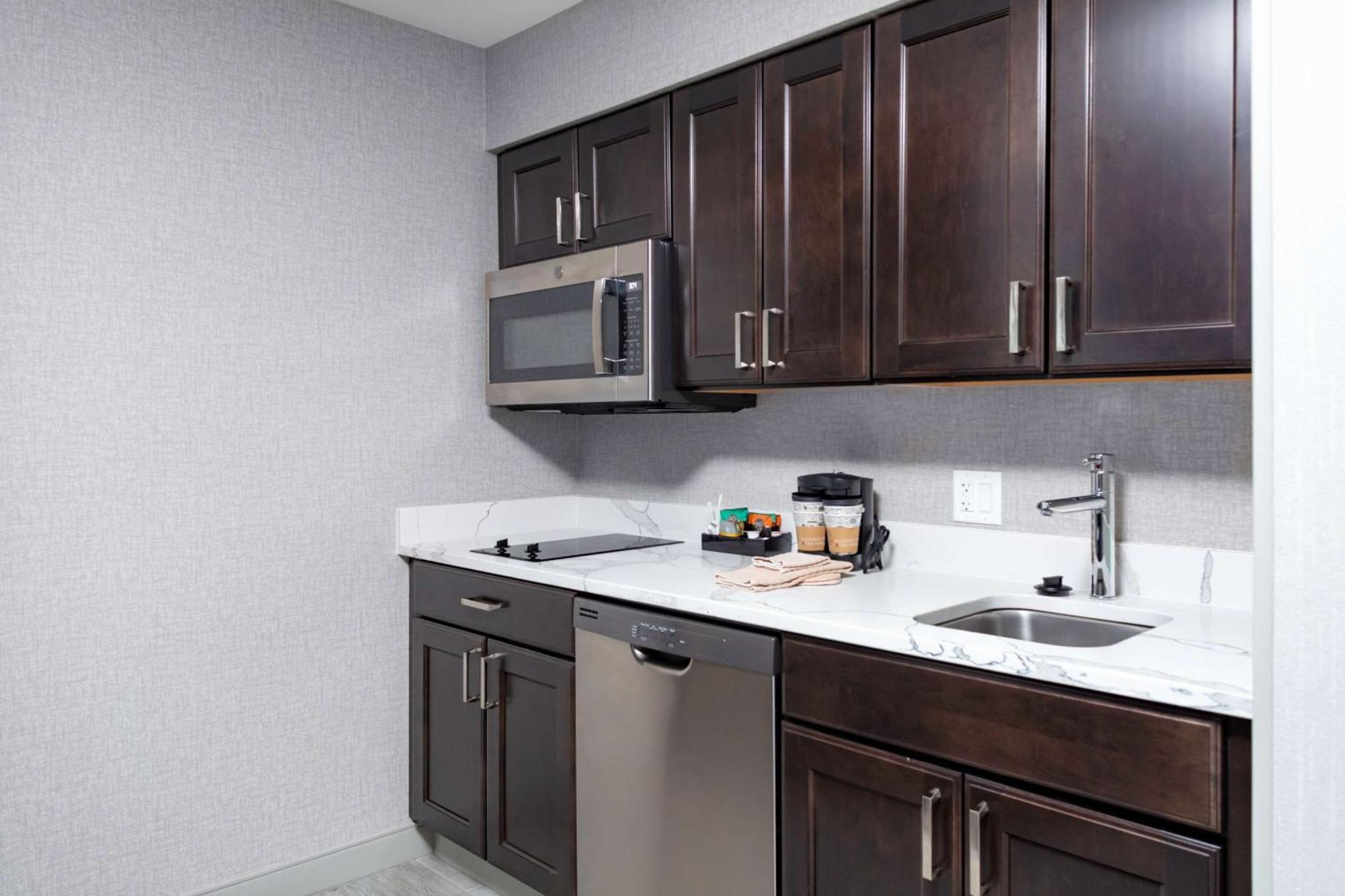 One-Bedroom King Suite Non-Smoking